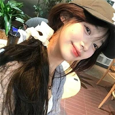偷偷接吻